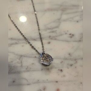 Elegant Silver Pendant Flowers Necklace